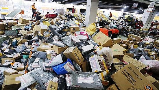 比特币行情坐上“过山车” 24小时内36万人爆仓