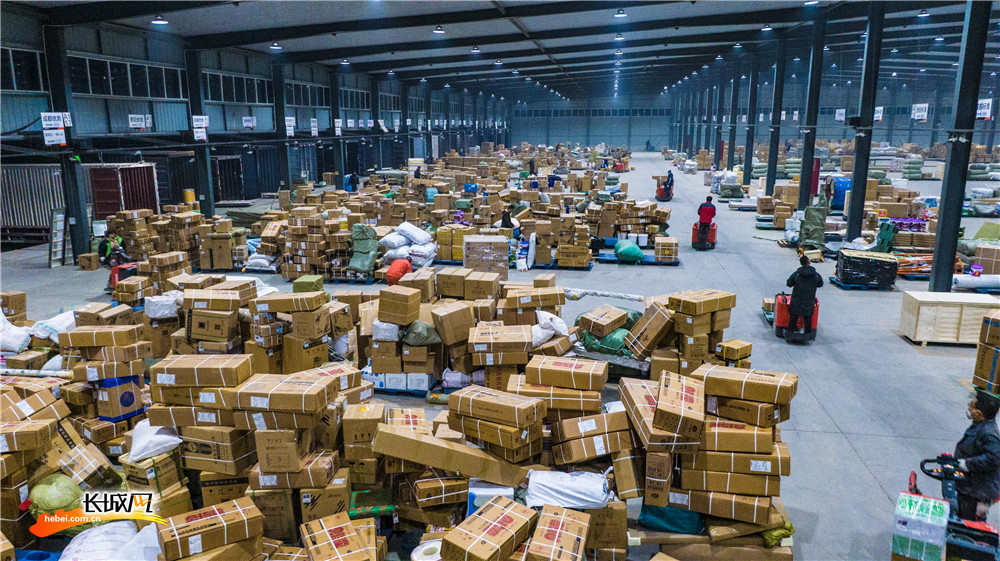 比特币跌超3% 加密币全网超15万人爆仓 32亿元灰飞烟灭